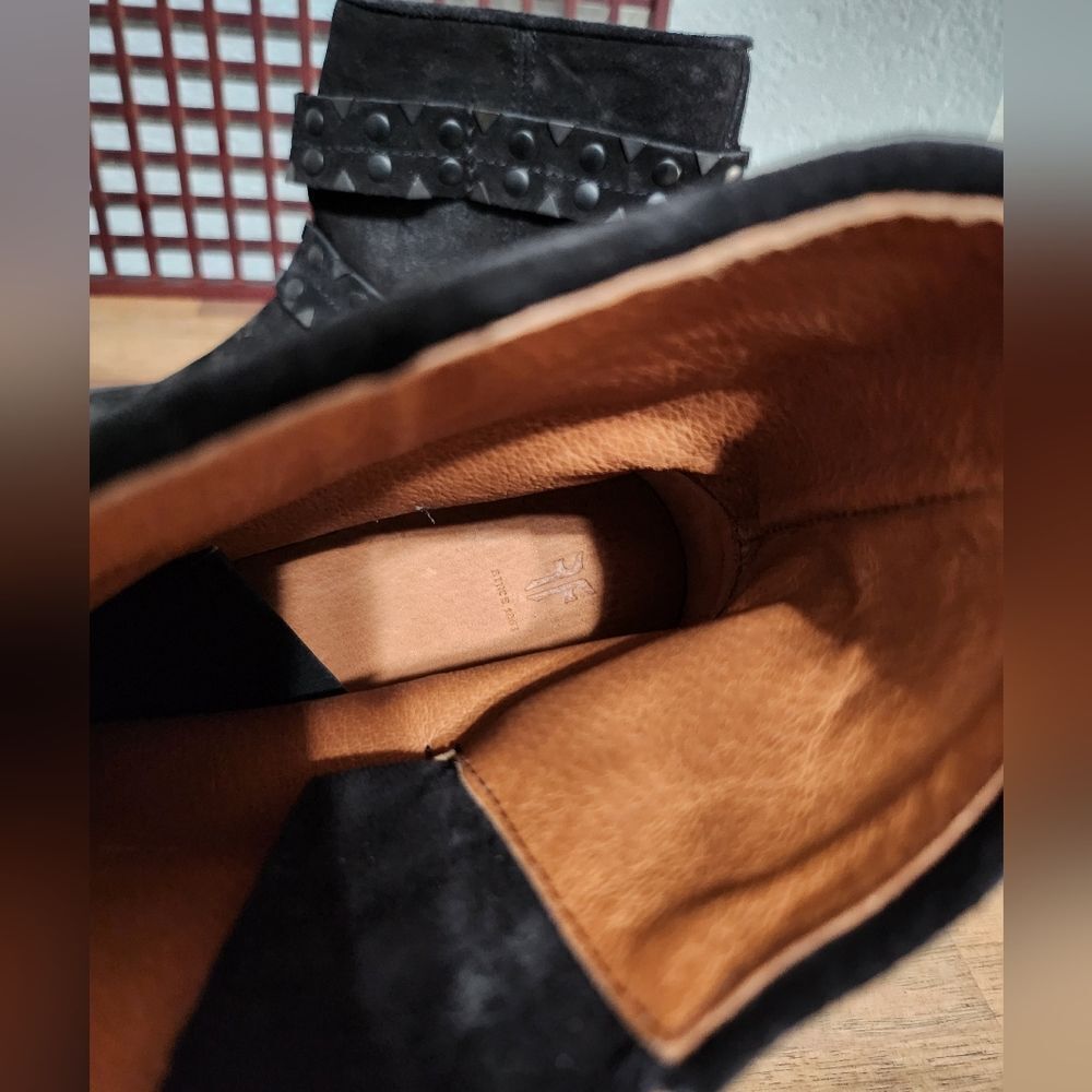 SIZE 8.5 | Frye Studded Black Leather Suede - Picture 4 of 5